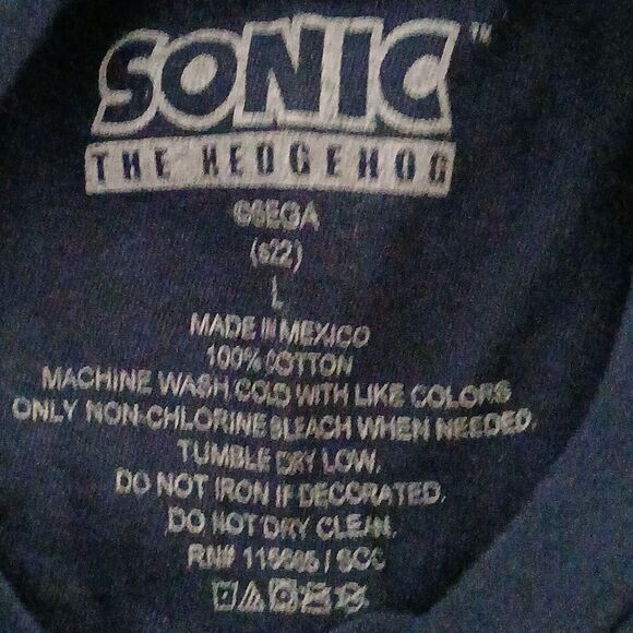 Sonic the Hedgehog  shirt sleeve navy blue t shirt  Sz L  NWOT - Picture 6 of 6